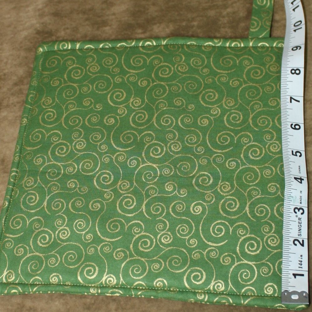 Hand-Crafted Reversible Table Linens - Picture 6 of 10